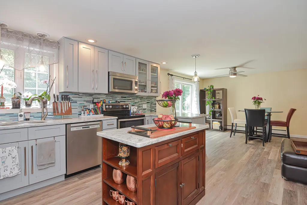 250 Middle Road Deerfield NH 03037
