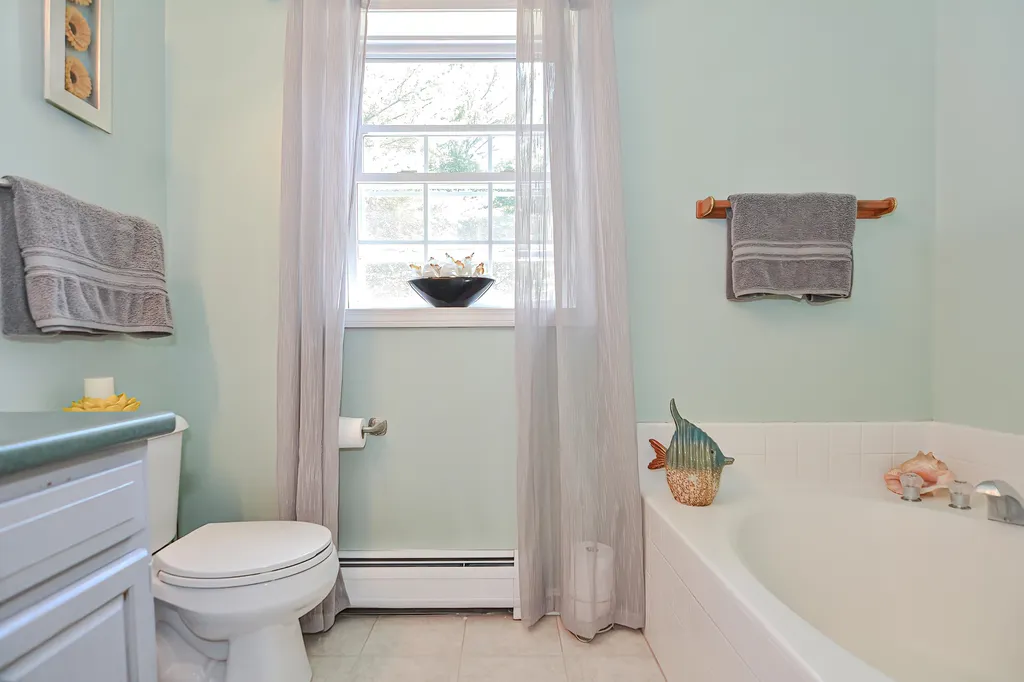 250 Middle Road Deerfield NH 03037