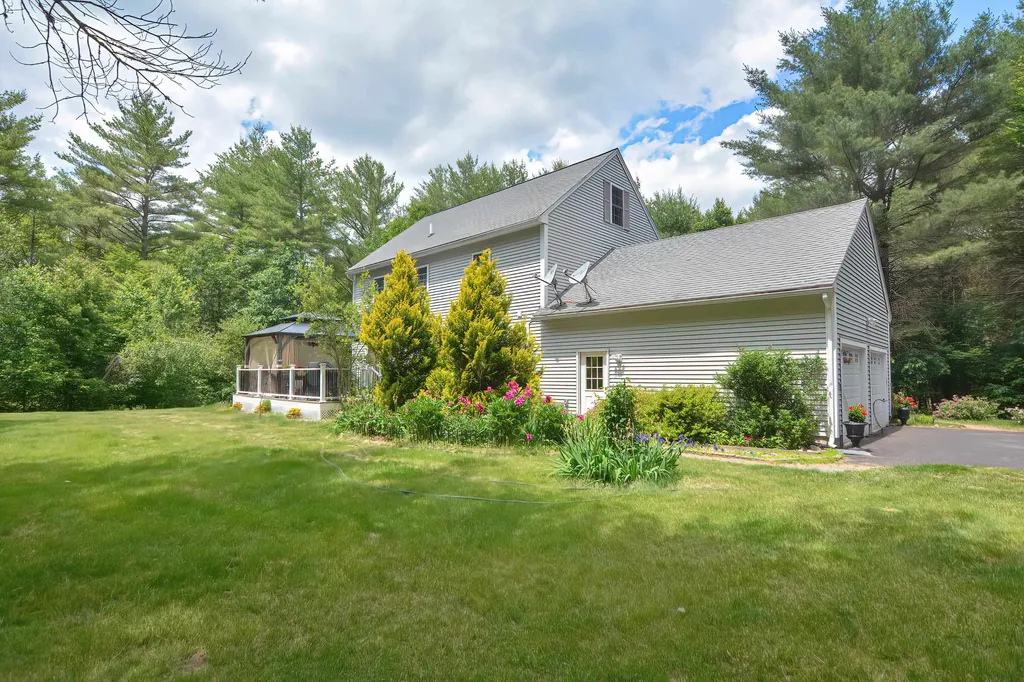 250 Middle Road Deerfield NH 03037