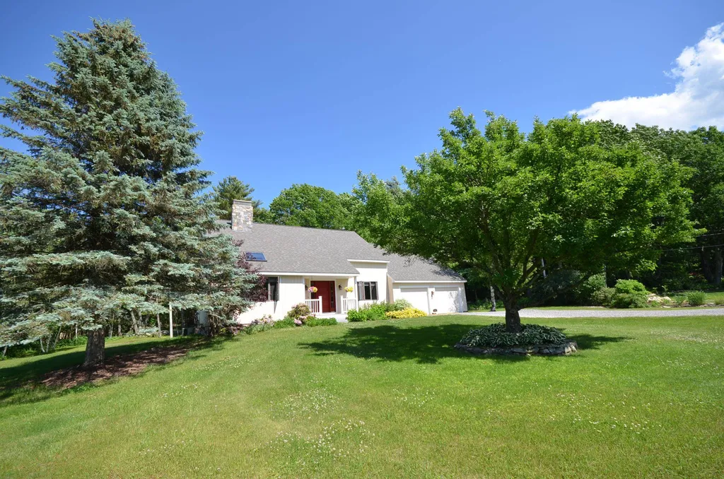 926 Cherry Valley Road Gilford NH 03249