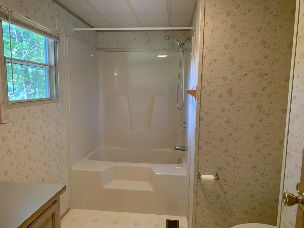 75 Royal Crest Road Rochester NH 03867