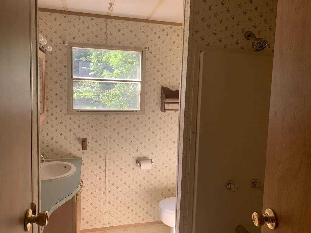 75 Royal Crest Road Rochester NH 03867