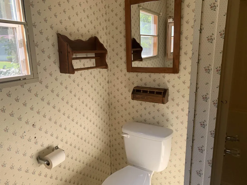 75 Royal Crest Road Rochester NH 03867