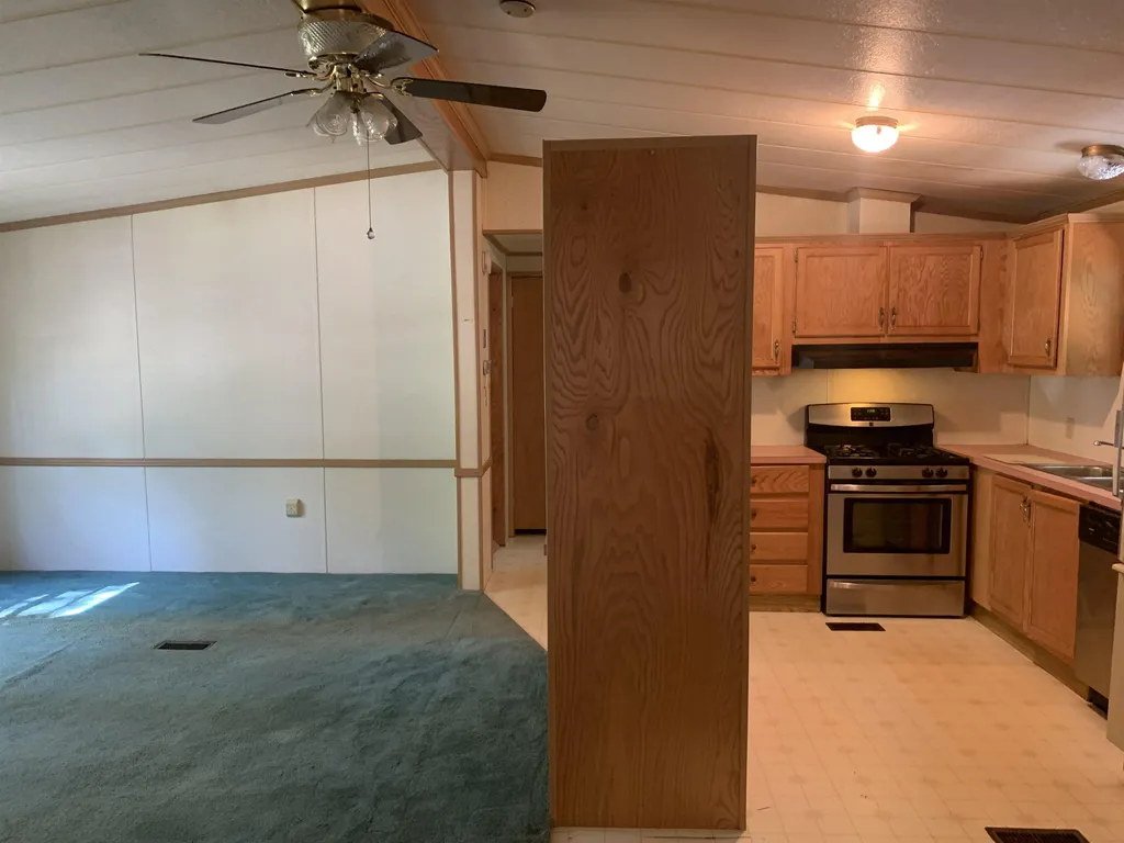 75 Royal Crest Road Rochester NH 03867