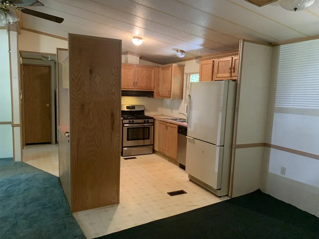75 Royal Crest Road Rochester NH 03867
