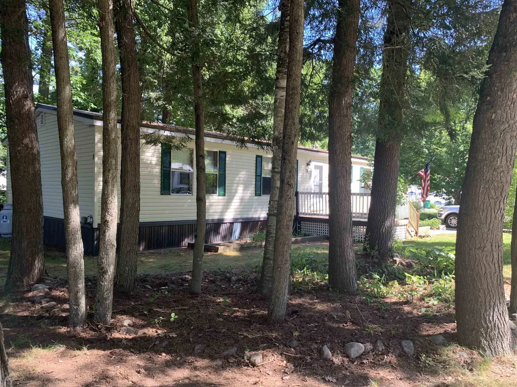 75 Royal Crest Road Rochester NH 03867