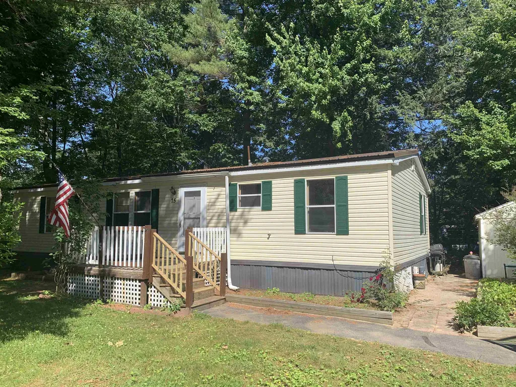 75 Royal Crest Road Rochester NH 03867