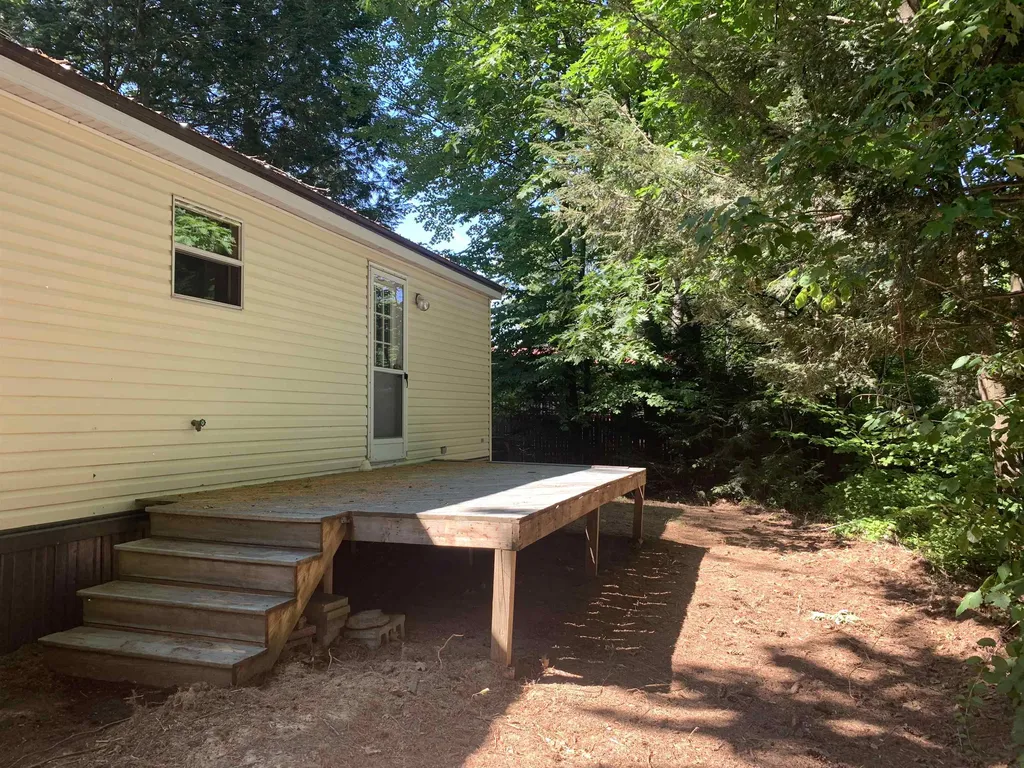75 Royal Crest Road Rochester NH 03867