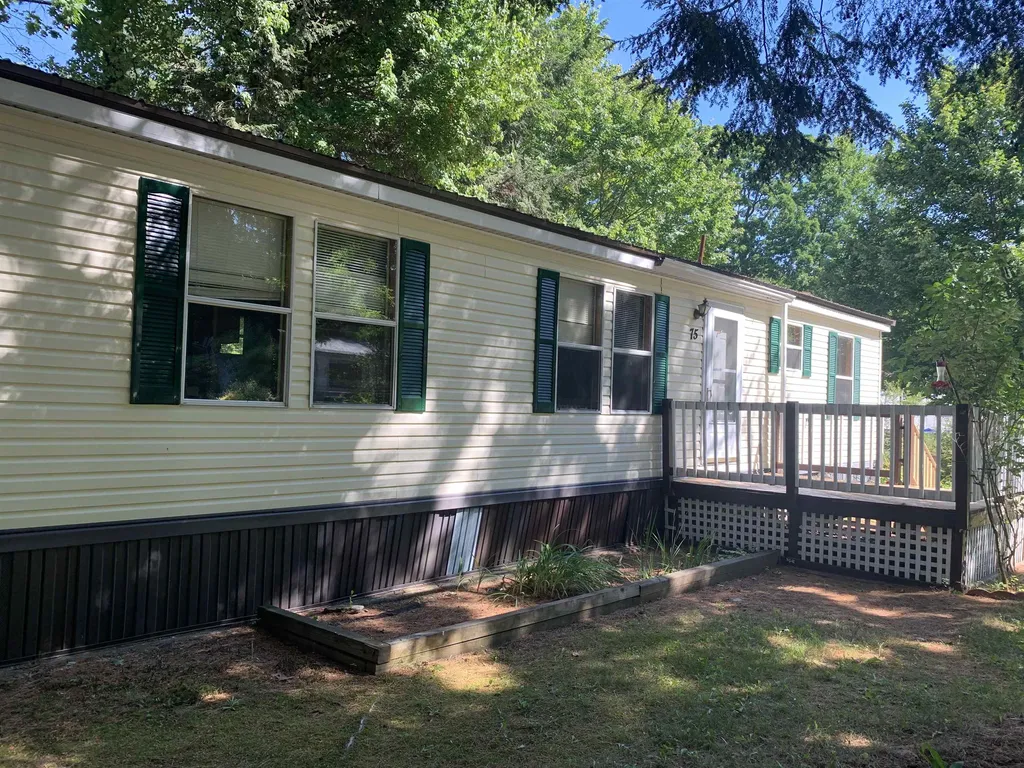 75 Royal Crest Road Rochester NH 03867