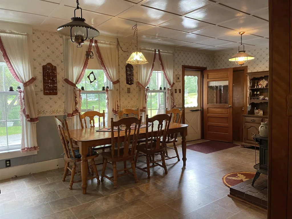 37 Williams Street Lancaster NH 03584