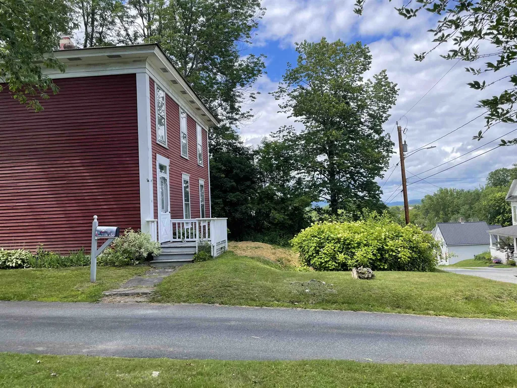 37 Williams Street Lancaster NH 03584