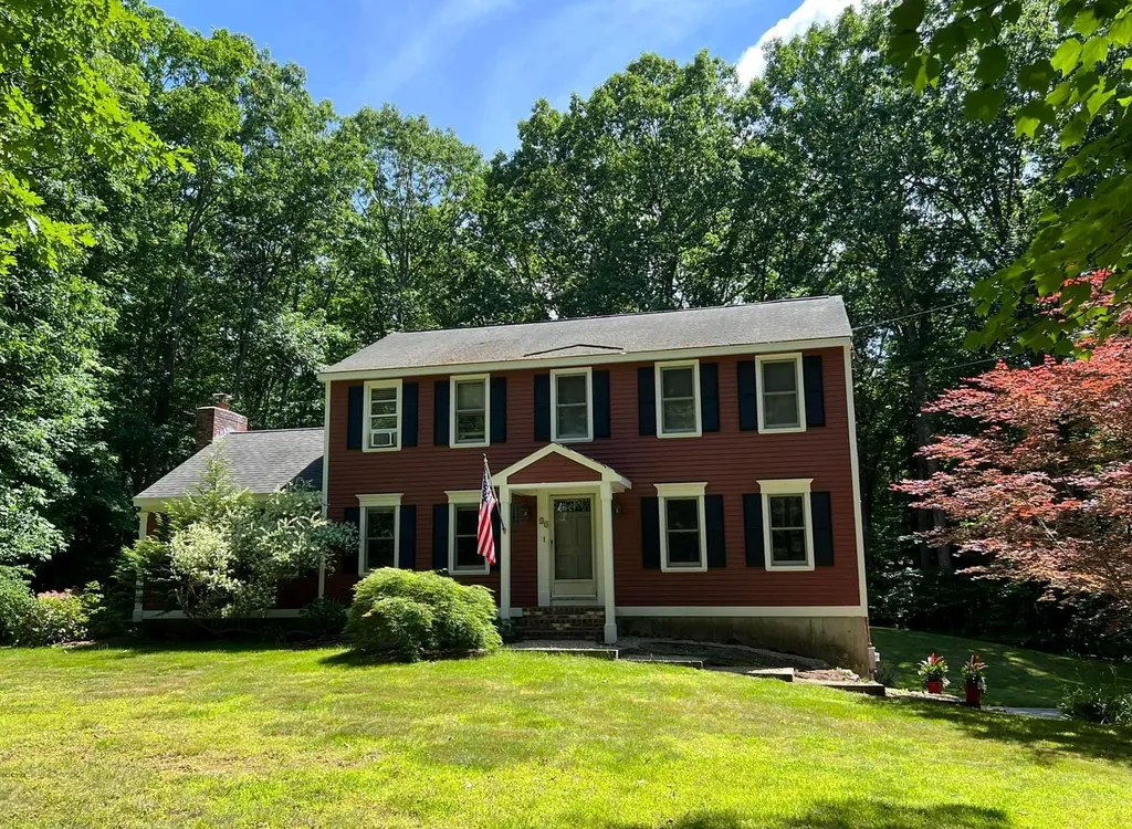 31 Geisser Road Hampstead NH 03841
