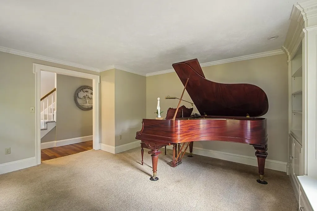 31 Geisser Road Hampstead NH 03841