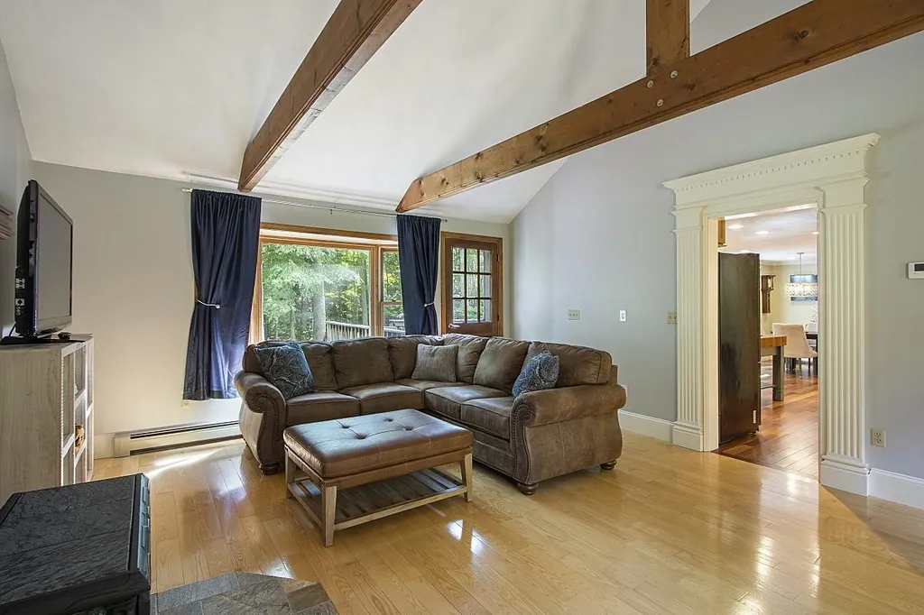 31 Geisser Road Hampstead NH 03841