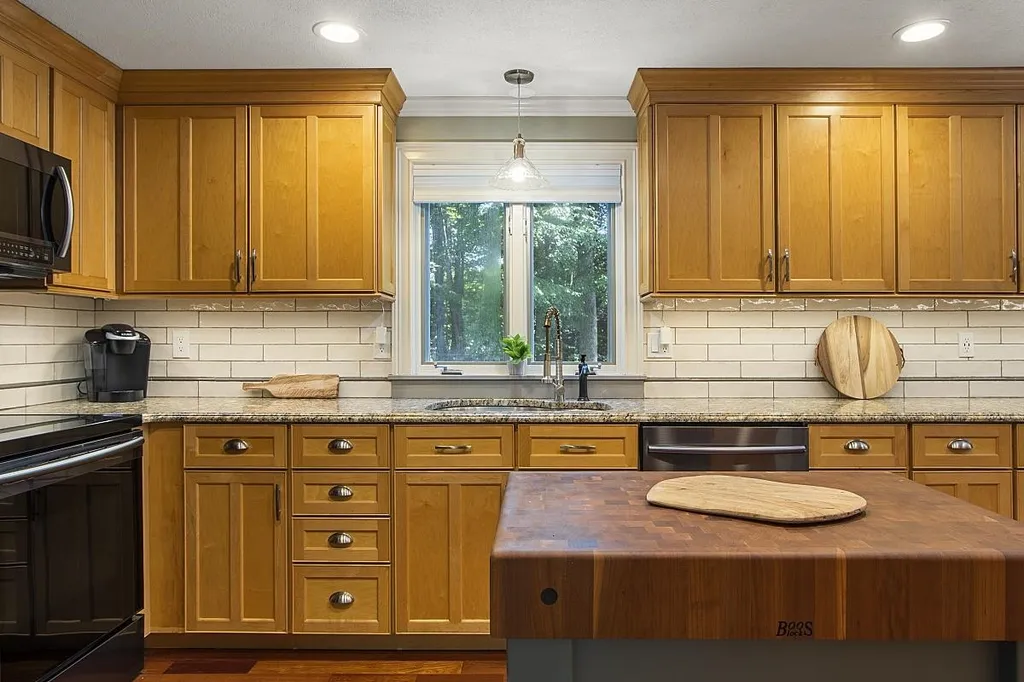 31 Geisser Road Hampstead NH 03841