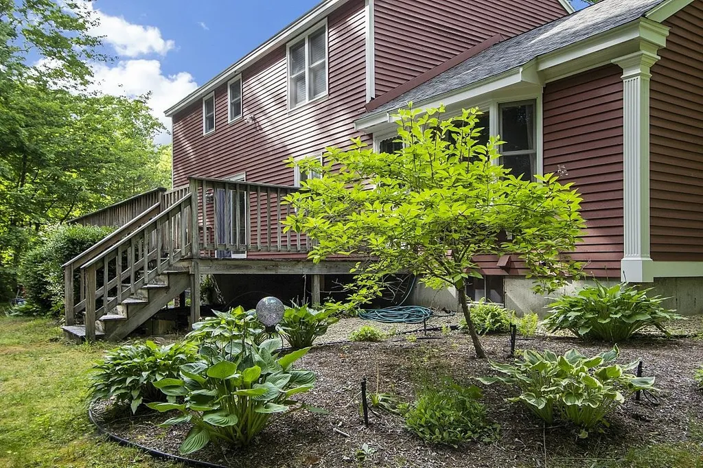31 Geisser Road Hampstead NH 03841