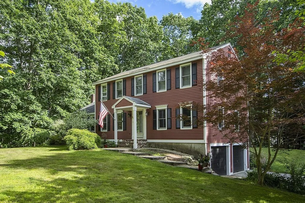 31 Geisser Road Hampstead NH 03841