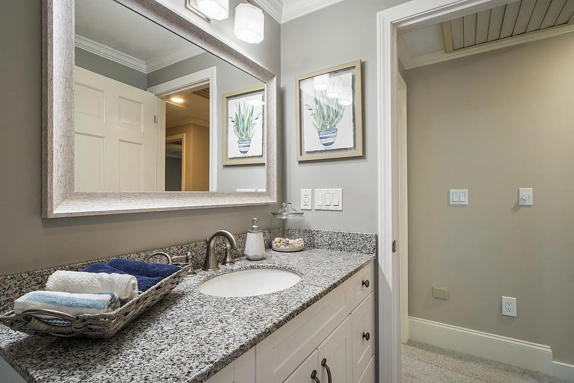 31 Geisser Road Hampstead NH 03841