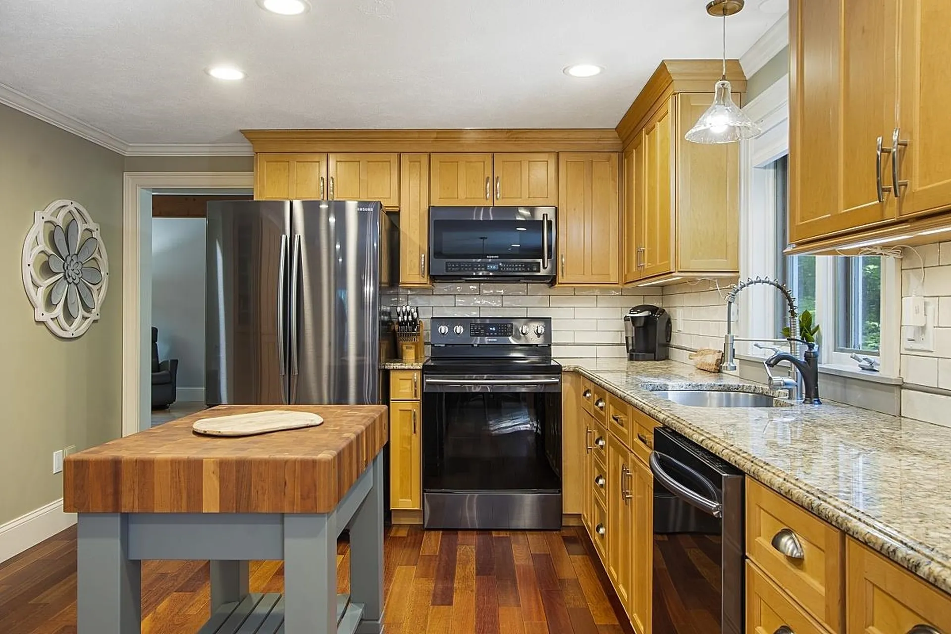 31 Geisser Road Hampstead NH 03841