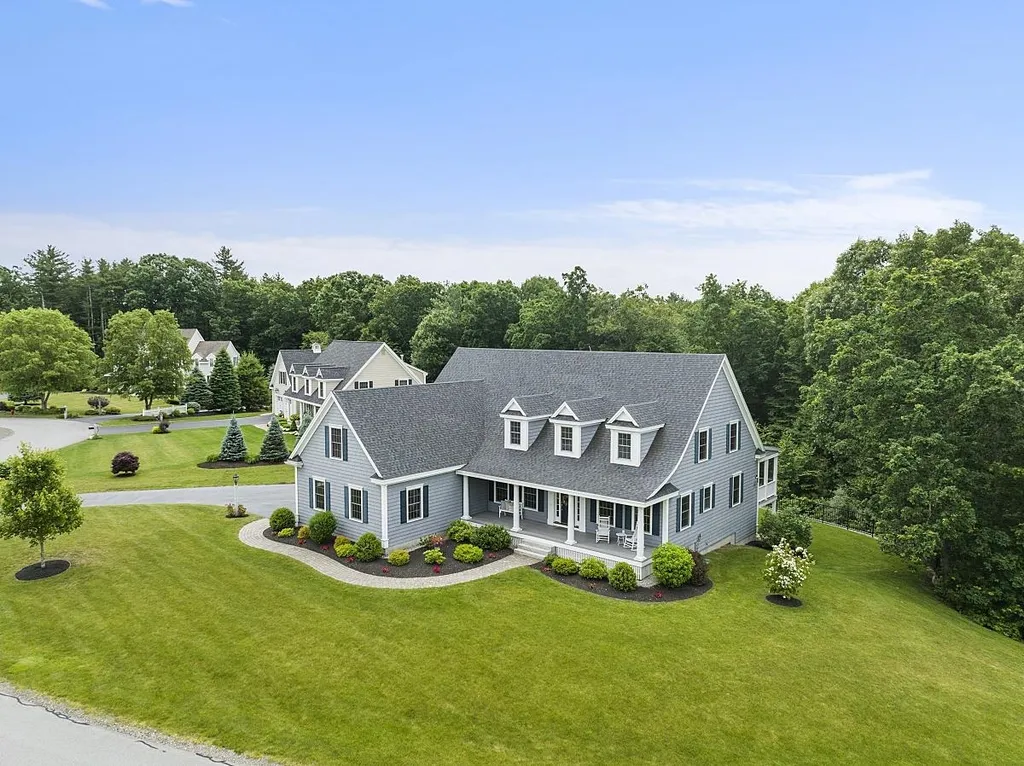 32 Winslow Drive Atkinson NH 03811