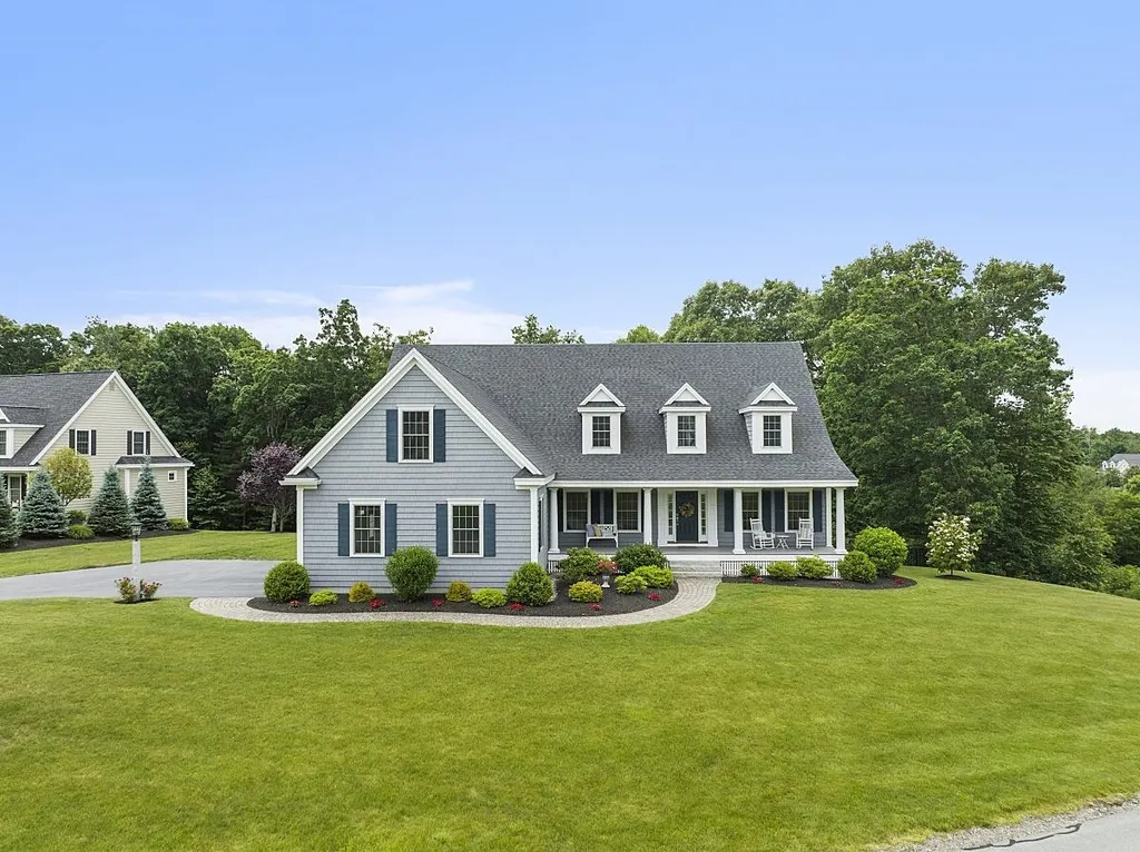32 Winslow Drive Atkinson NH 03811