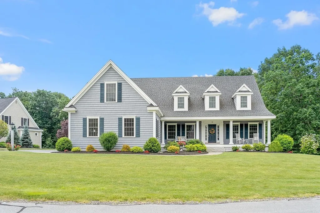 32 Winslow Drive Atkinson NH 03811