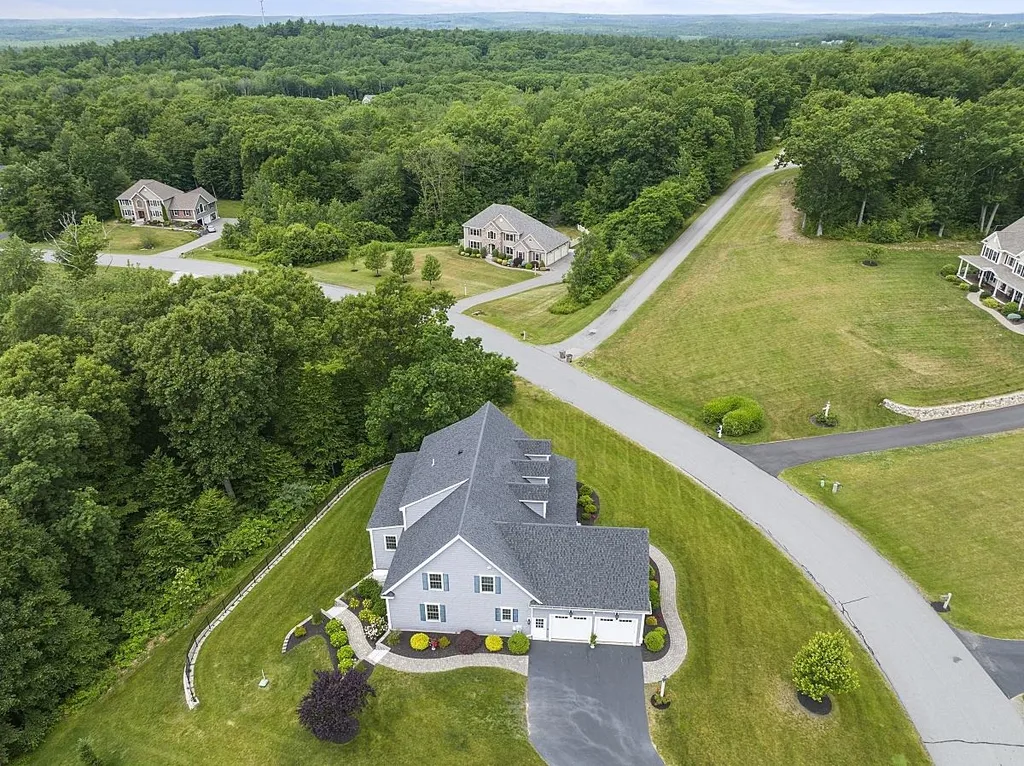 32 Winslow Drive Atkinson NH 03811