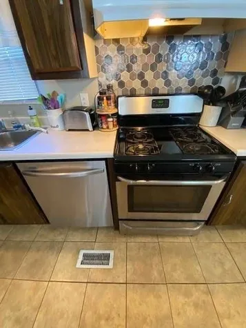 123 Sherwood Glen Somersworth NH 03878