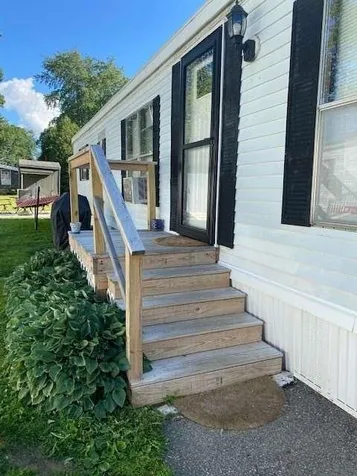 123 Sherwood Glen Somersworth NH 03878