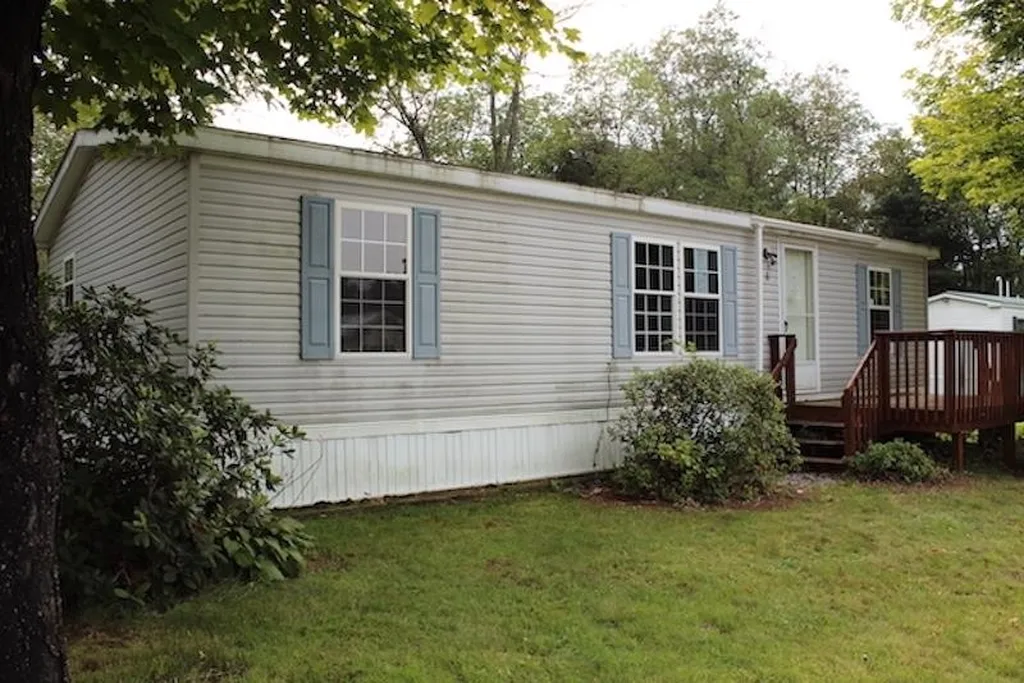 6 Stark Street Belmont NH 03220