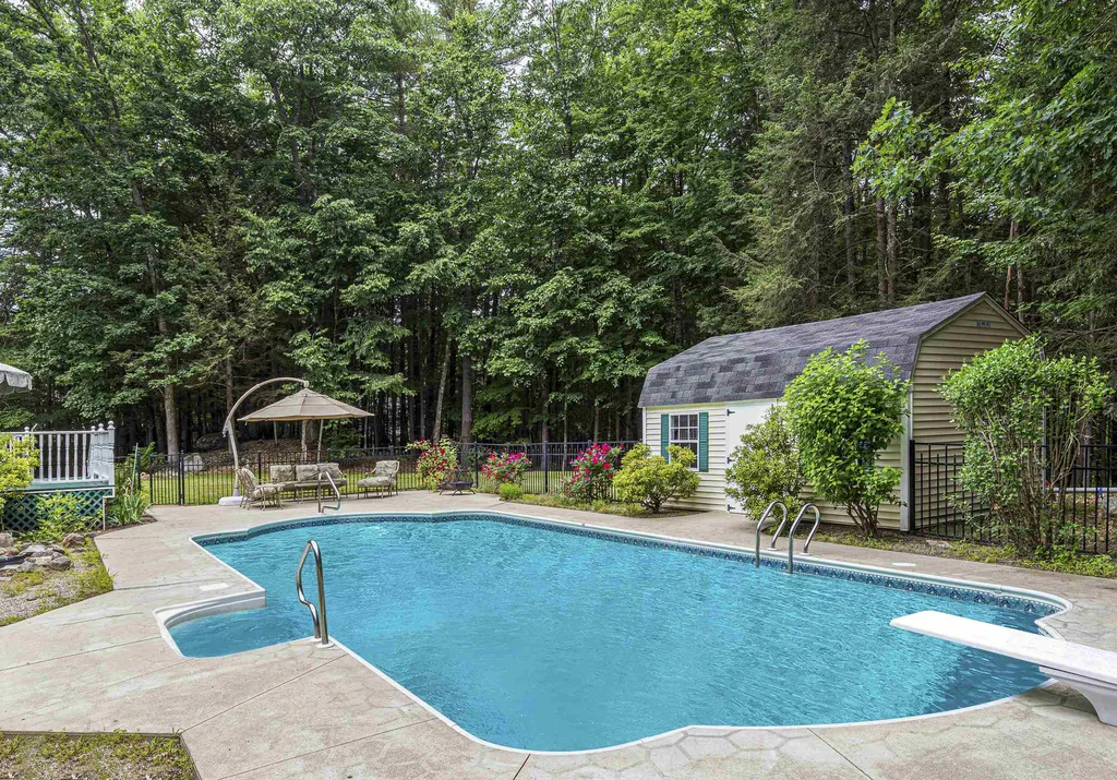 2 Crockett Lane Amherst NH 03031