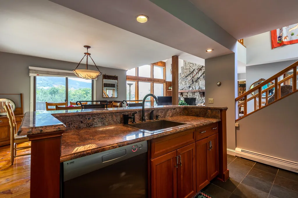 E1 Piper Ridge Road Winhall VT 05340