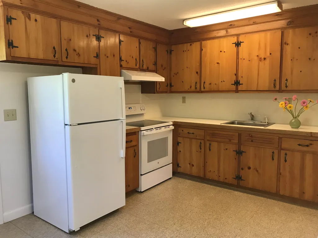 12-14 Victoria Circle Pelham NH 03076