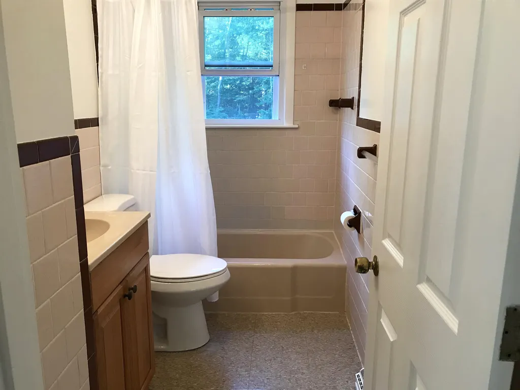12-14 Victoria Circle Pelham NH 03076