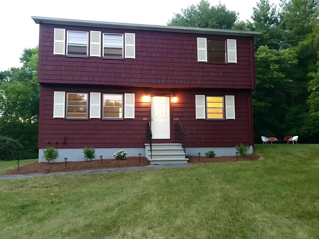 12-14 Victoria Circle Pelham NH 03076