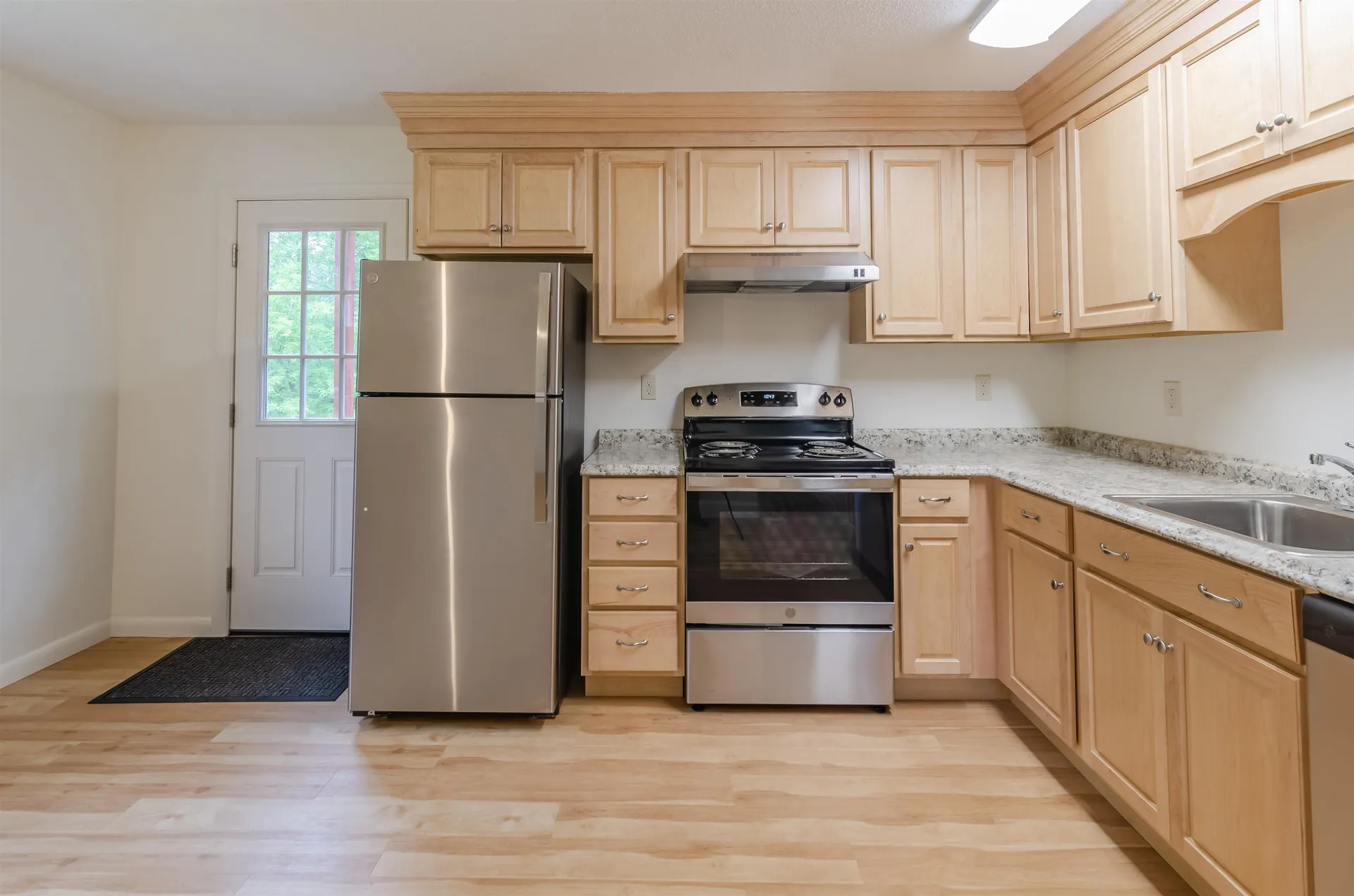 12-14 Victoria Circle Pelham NH 03076