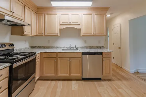 12-14 Victoria Circle Pelham NH 03076