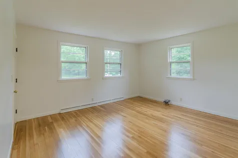 12-14 Victoria Circle Pelham NH 03076