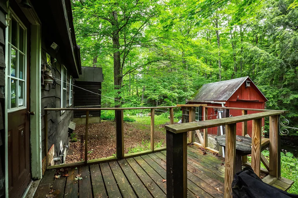3876 North Road Royalton VT 05068