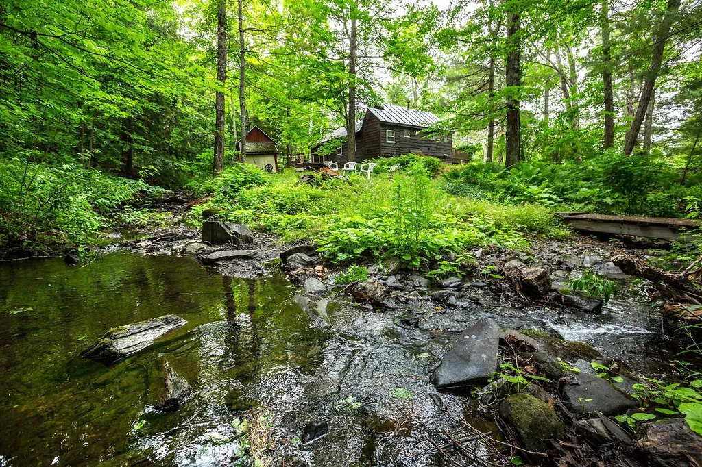 3876 North Road Royalton VT 05068