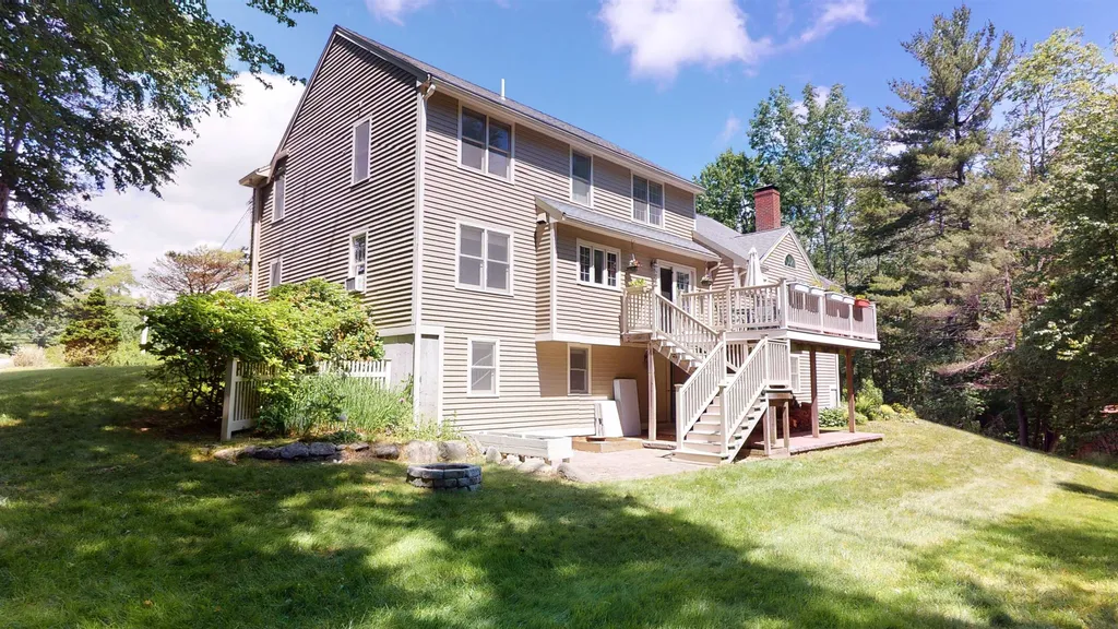 16 Lamington Hill Road Stratham NH 03885