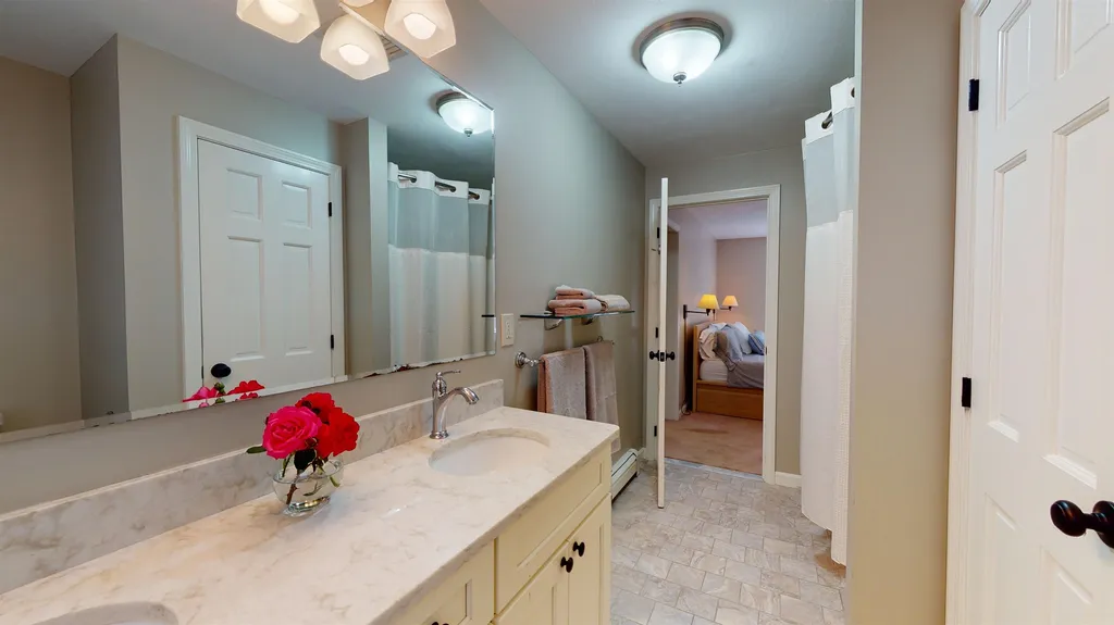 16 Lamington Hill Road Stratham NH 03885
