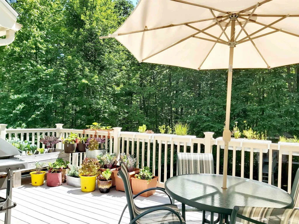 16 Lamington Hill Road Stratham NH 03885