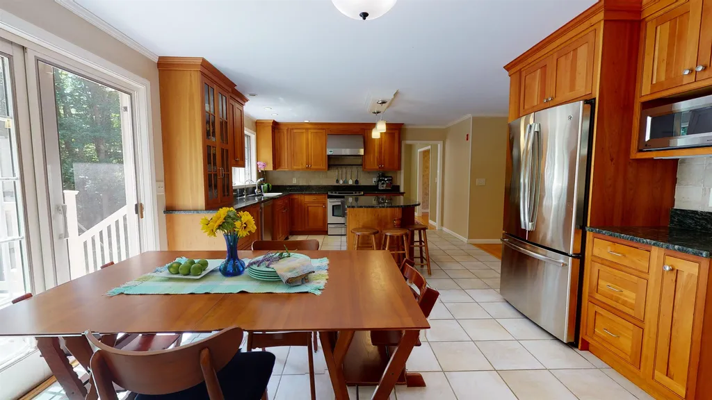 16 Lamington Hill Road Stratham NH 03885