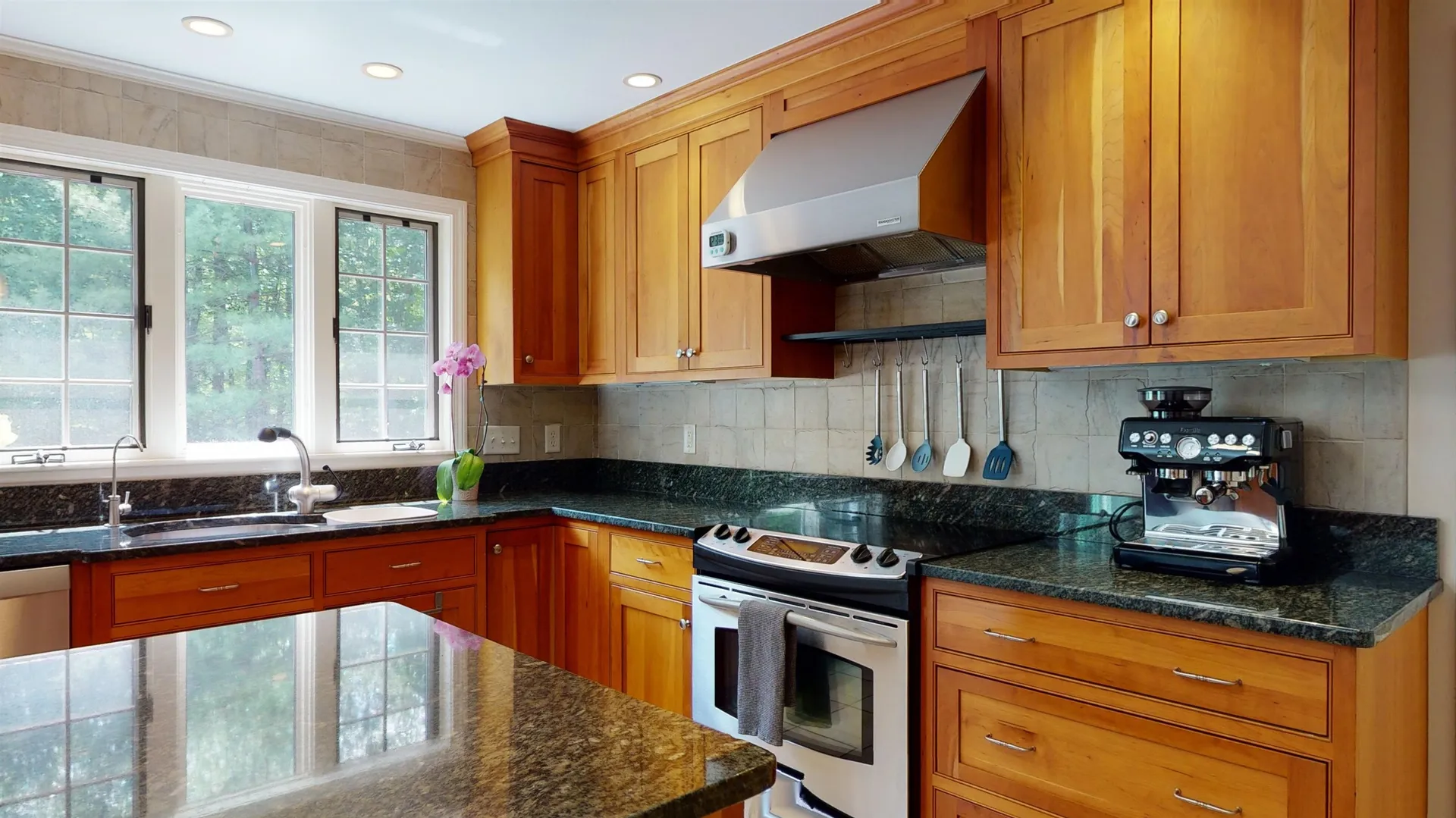 16 Lamington Hill Road Stratham NH 03885