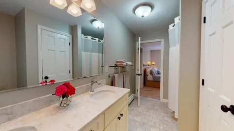 16 Lamington Hill Road Stratham NH 03885