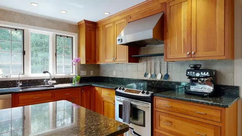 16 Lamington Hill Road Stratham NH 03885