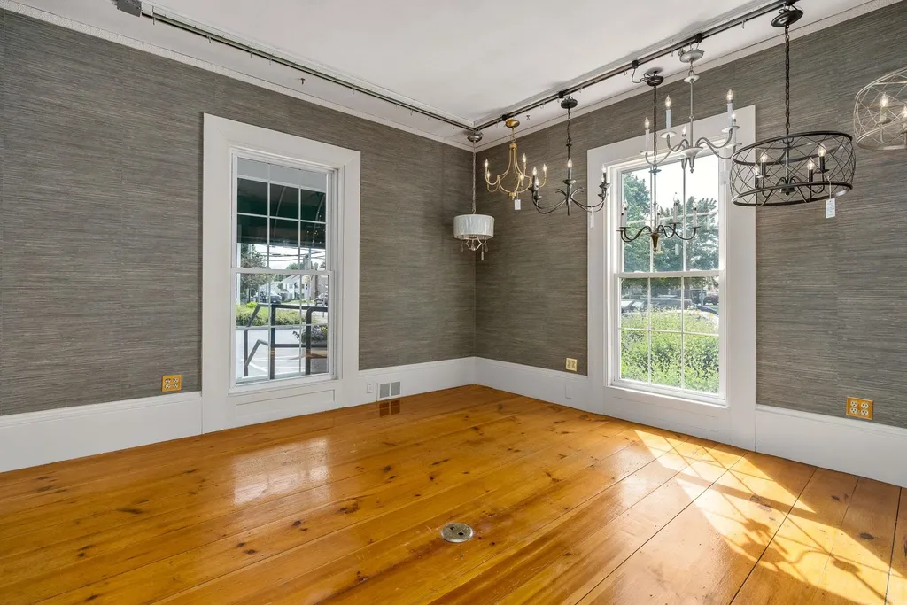 87 Lafayette Road Hampton Falls NH 03844