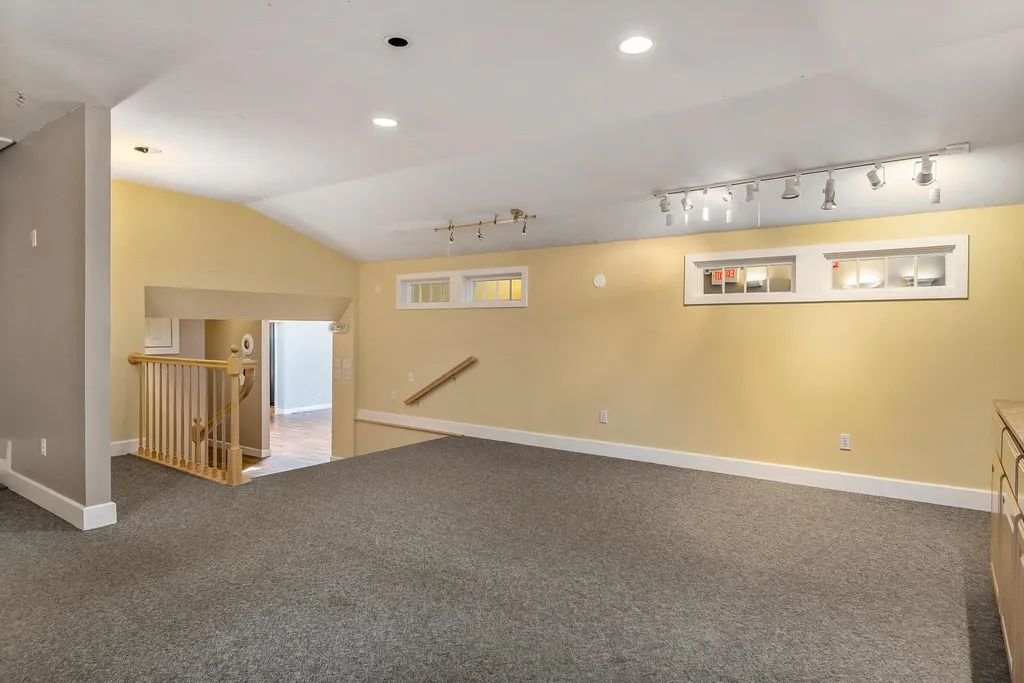87 Lafayette Road Hampton Falls NH 03844