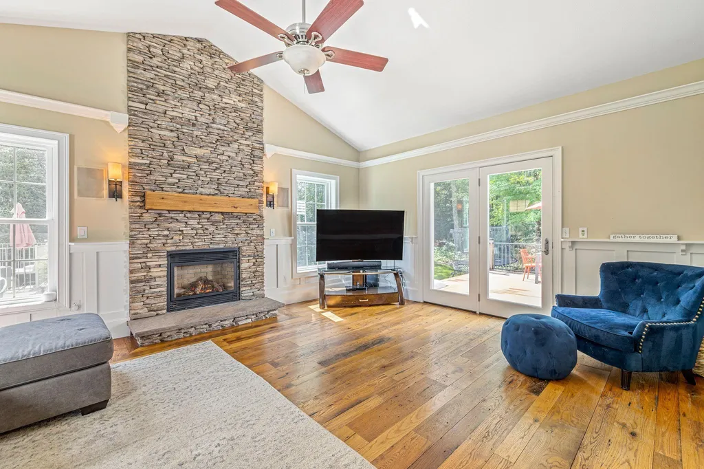 17 Pigeon Hill Road Brookline NH 03033